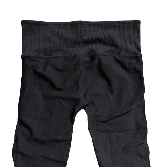 Danskin Black Cropped Leggings Women’s Activewear Capri Stretch Pants Sz Medium - Picture 5 of 7